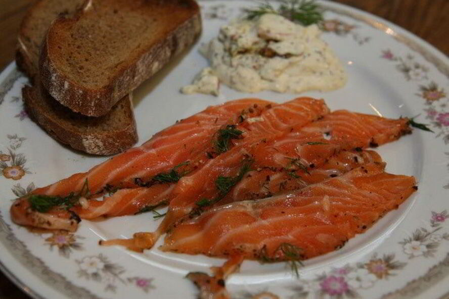 Рецепт семги, маринованной в джине с можжевельником