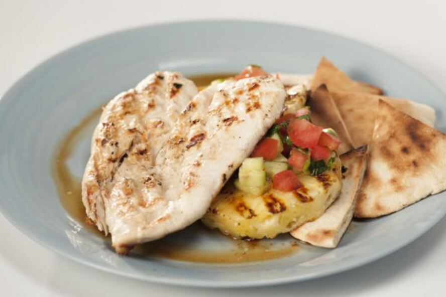 Рецепт шавермы с курицей на тарелке