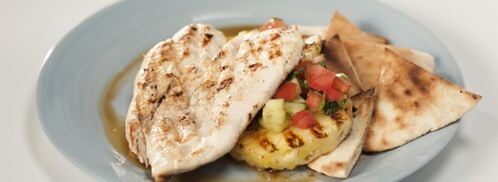 шаверма с курицей на тарелке. Шаг 6