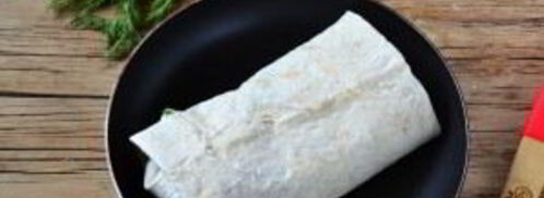 шаверма с пикантной курочкой и чесночным соусом. Шаг 12