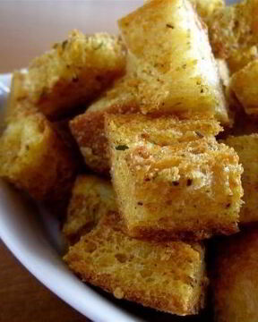 Домашние сухарики из белого хлеба