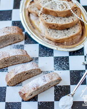 Медовые сухарики с грецкими орехами