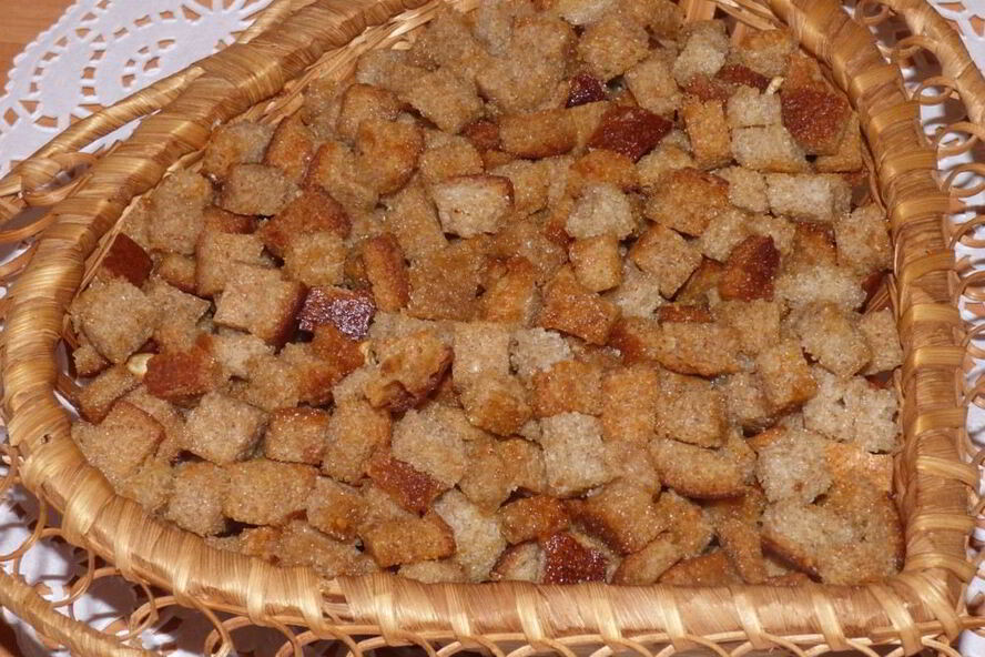 Рецепт сухариков из хлеба с чесноком