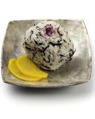 Кососовые суши с малиной и апельсинами