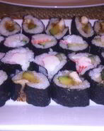 Суши с огурцом и крабовыми палочками