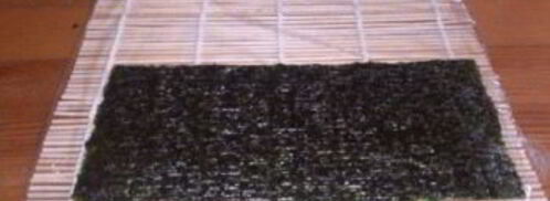 суши с огурцом и крабовыми палочками. Шаг 6