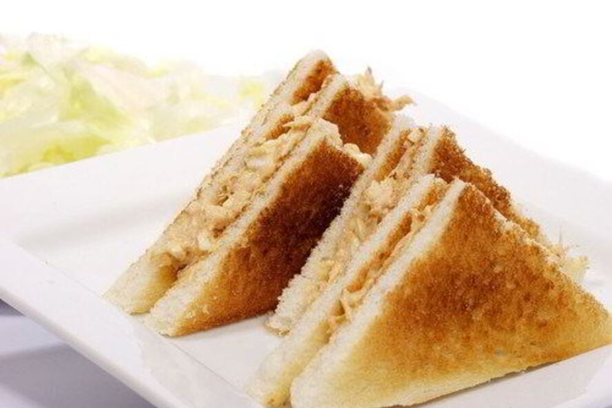 Рецепт быстрых сэндвичей с консервированным лососем и васаби