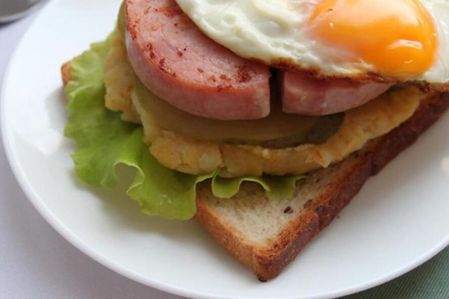 Рецепт открытого сэндвича с картофелем и ветчиной