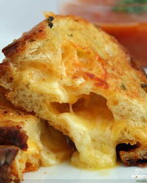 Поджаристые сырные сэндвичи