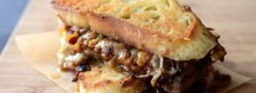 сэндвич с карамелизированным луком. Шаг 12