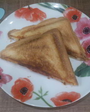 Сэндвичи с колбасой и сыром