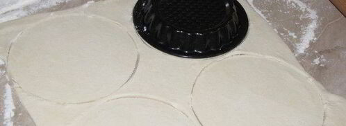 тарталетки с красным луком и сырным соусом. Шаг 6