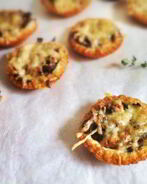 Тарталетки с маринованными грибами