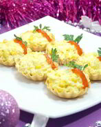 Тарталетки с пикантным салатом