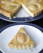 Тарт с грушей, творогом и ванилью