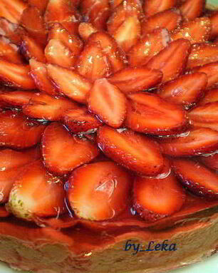 Тарт с клубникой и белым шоколадом