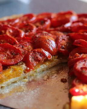 Тарт с помидорами и тыквой