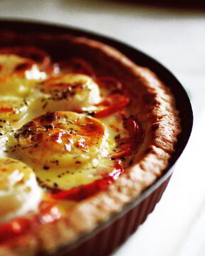 Тарт с томатами и луком