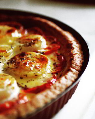 Тарт с томатами и луком