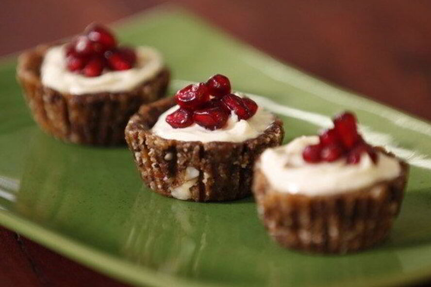 Рецепт тартов из черного шоколада со сливочным кремом