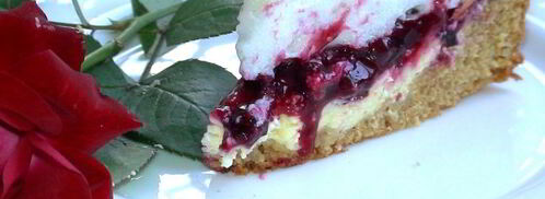 творожной тарт со смородиной и мягкой меренгой. Шаг 15