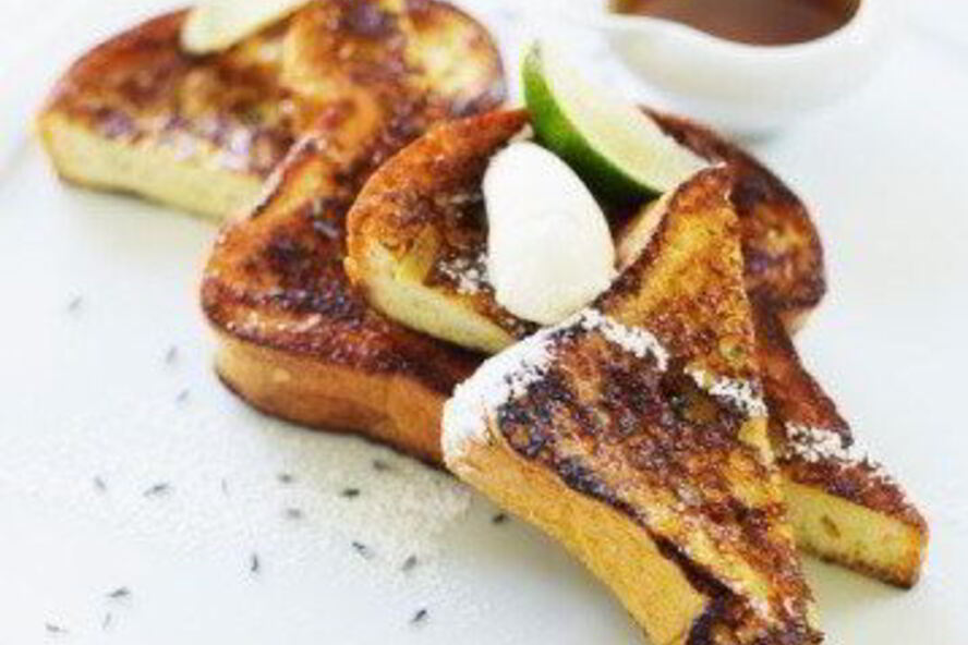 Рецепт французских тостов с чернично-лимонной начинкой