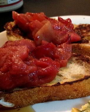 Французские тосты с яблоками и сливами