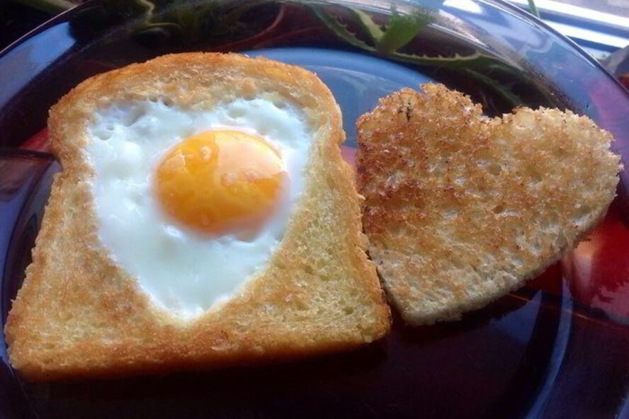 Рецепт глазуньи в тосте