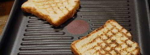 горячий тост с сыром и томатами. Шаг 3