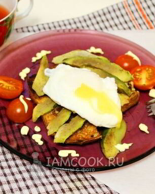 Тосты с авокадо и яйцом пашот