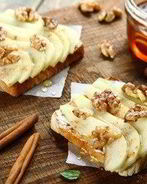 Тосты с грушей и медом