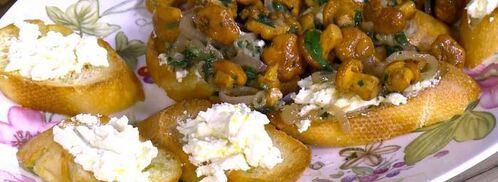 тосты с лисичками и лимонным сыром. Шаг 11