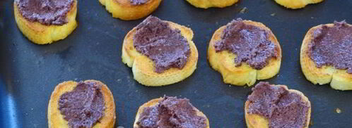 тосты с оливковой пастой и сыром фета. Шаг 8