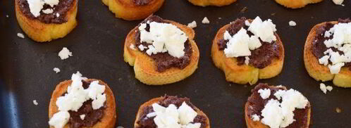 тосты с оливковой пастой и сыром фета. Шаг 9