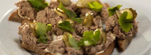 тосты с паштетом из говяжьей тушенки. Шаг 4