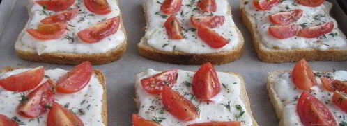 тосты с сырным соусом и помидорами черри. Шаг 9