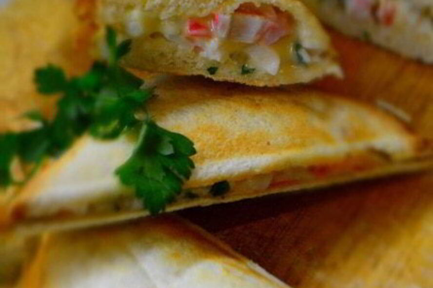 Рецепт тостов с сыром и крабовыми палочками