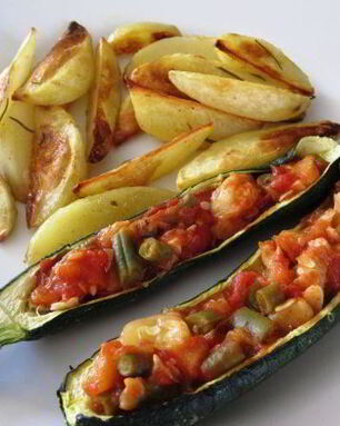 Цуккини, фаршированный томатом и стручковой фасолью