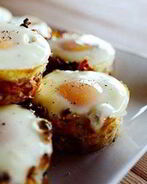 Картофельные корзинки с яичницей-глазуньей