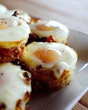 Картофельные корзинки с яичницей-глазуньей