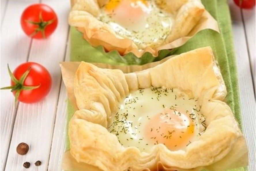 Рецепт яичницы на слоеном тесте