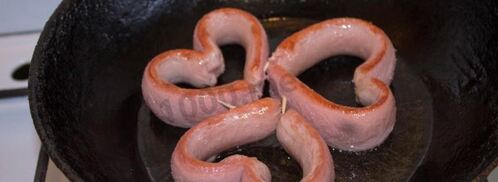 яичница сердечком с сосиской. Шаг 9