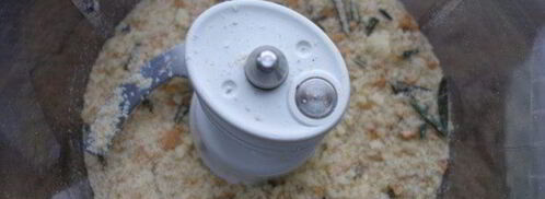 яичница со шпинатом и розмариновыми сухариками. Шаг 3