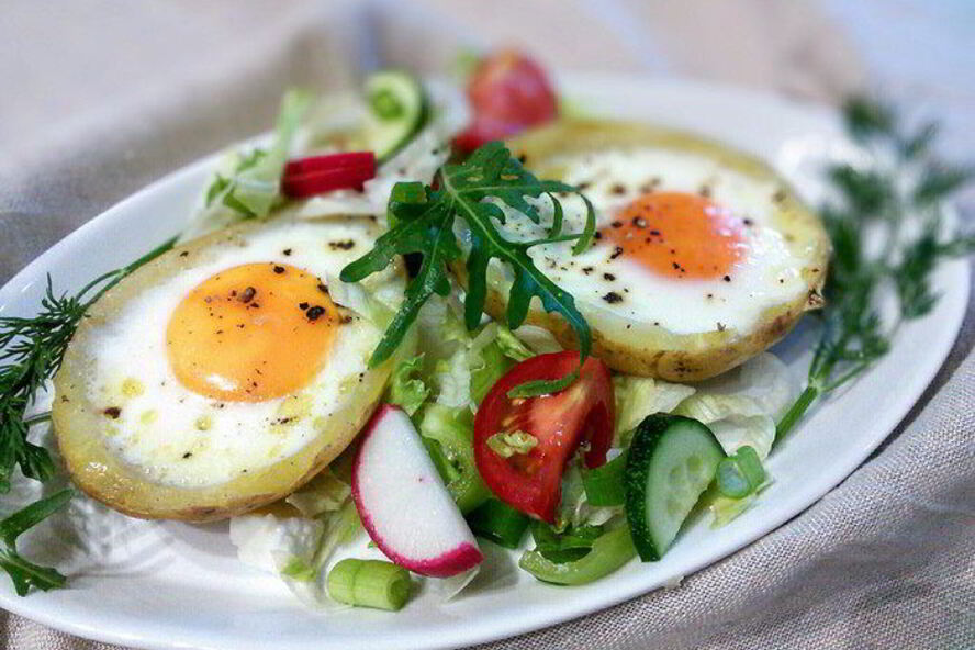 Рецепт яичницы в картофеле