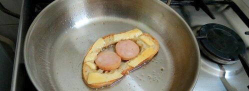 яичница в хлебе. Шаг 5