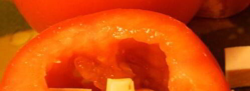 яичница в помидорах с колбасой и сыром. Шаг 4