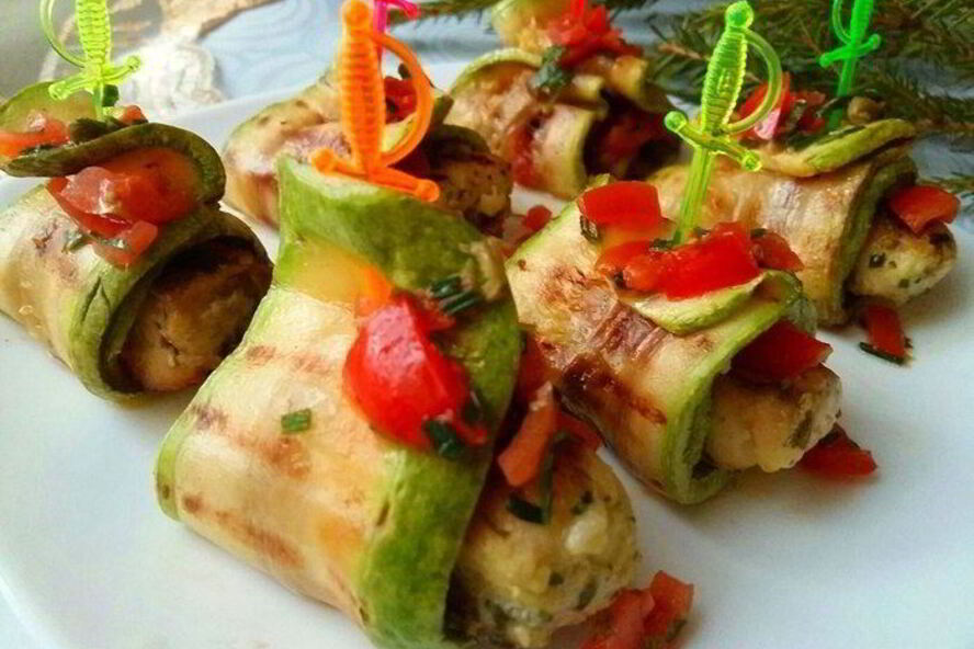 Рецепт закуски из кабачков с рыбой на шпажках