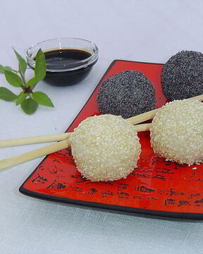 Закуска в японском стиле Черное и белое