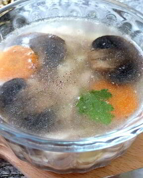 Заливное из индейки с грибами