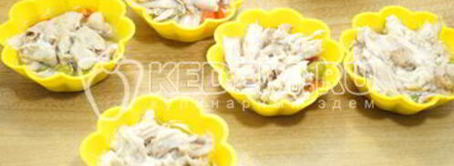 заливное из курицы праздничное. Шаг 9